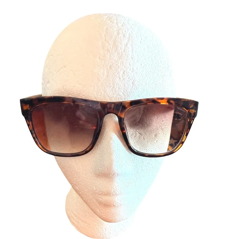 Tommy Hilfiger Tortoise Square Sunglasses Brown Gradient Lenses OL450 55-20-141
